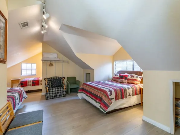 Cozy Hollow Lodge, Big Bear, CA, 40409 Big Bear Blvd #3, Big Bear Lake, CA 92315