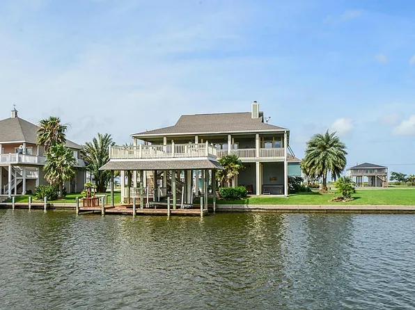 1101 Fountain View Dr, Crystal Beach, TX 77650