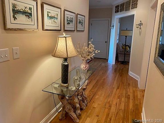 5th image of 118 Winding Brook Way