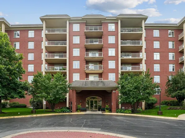 8300 Callie Ave #408, Morton Grove, IL 60053