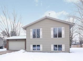 642 Pine Ridge Ter, River Falls, WI 54022