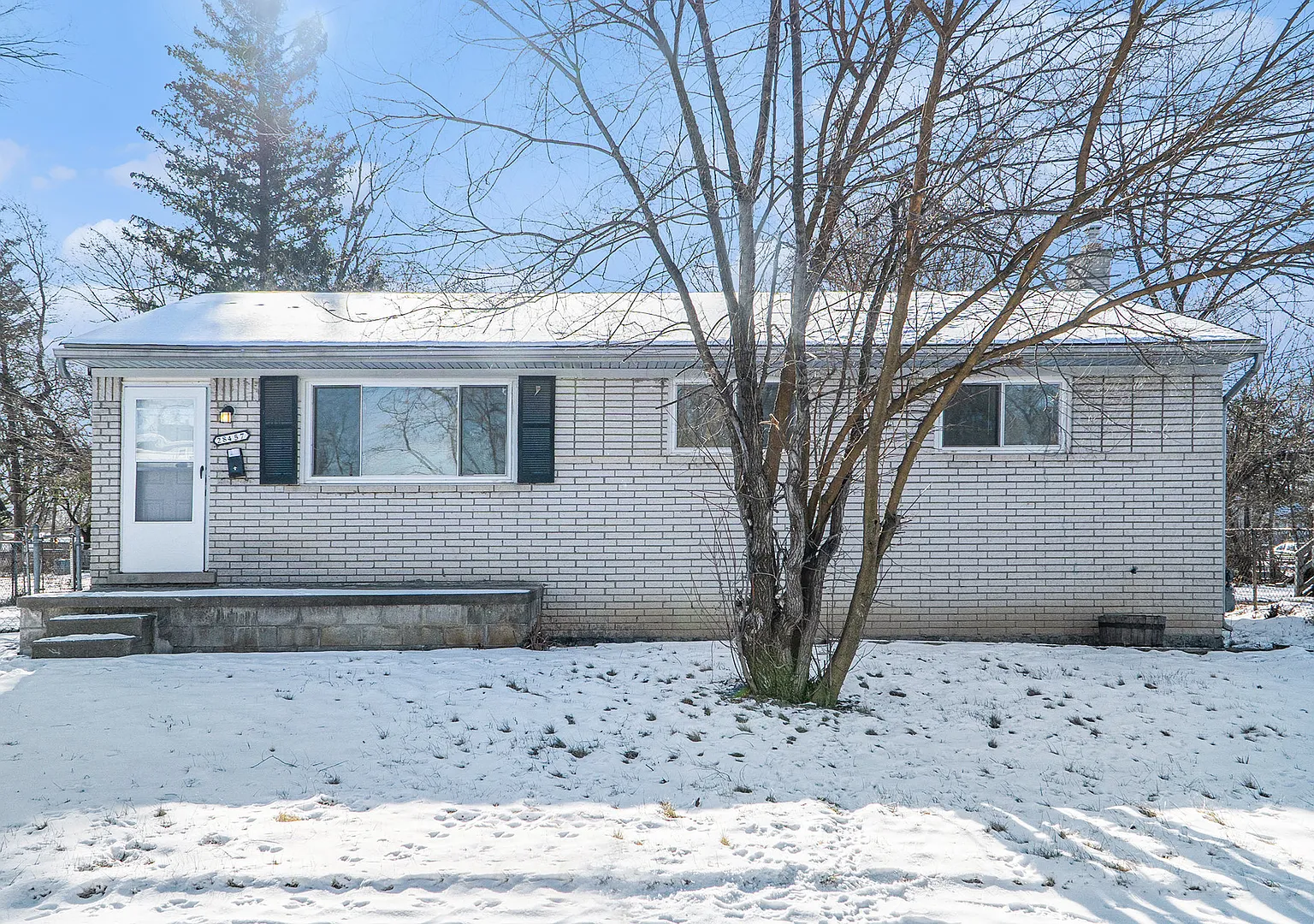28457 Oakwood St photo 1