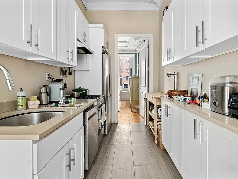 26 Saint James Pl #1 — Photo 8