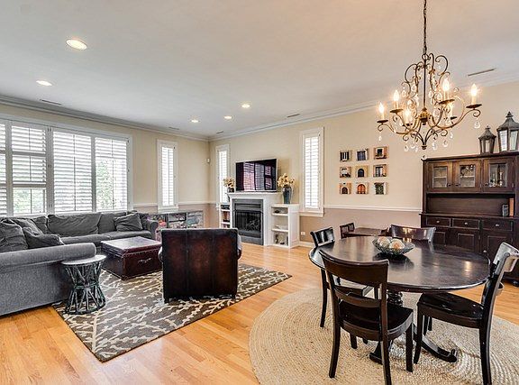 2nd image of 2111 N Damen Ave #6