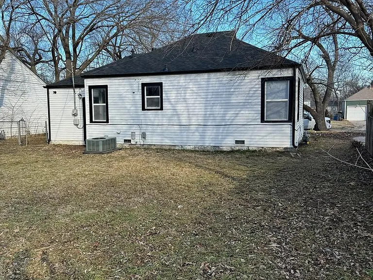 1837 N Litchfield St — Photo 2