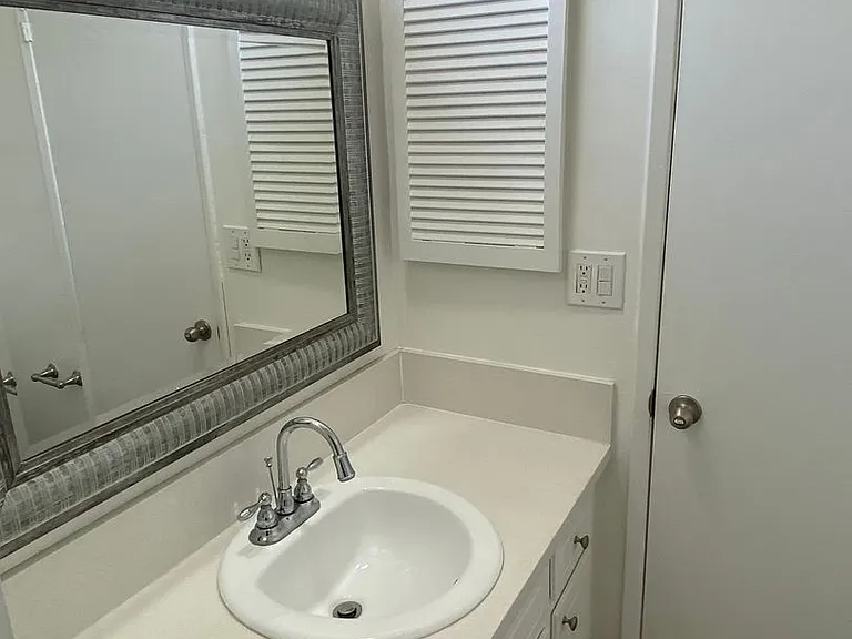 1407 Brockton Ave — Photo 25