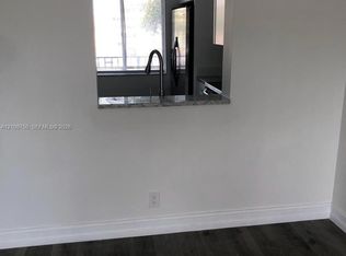 Lake Shore, Hollywood, FL 33025
