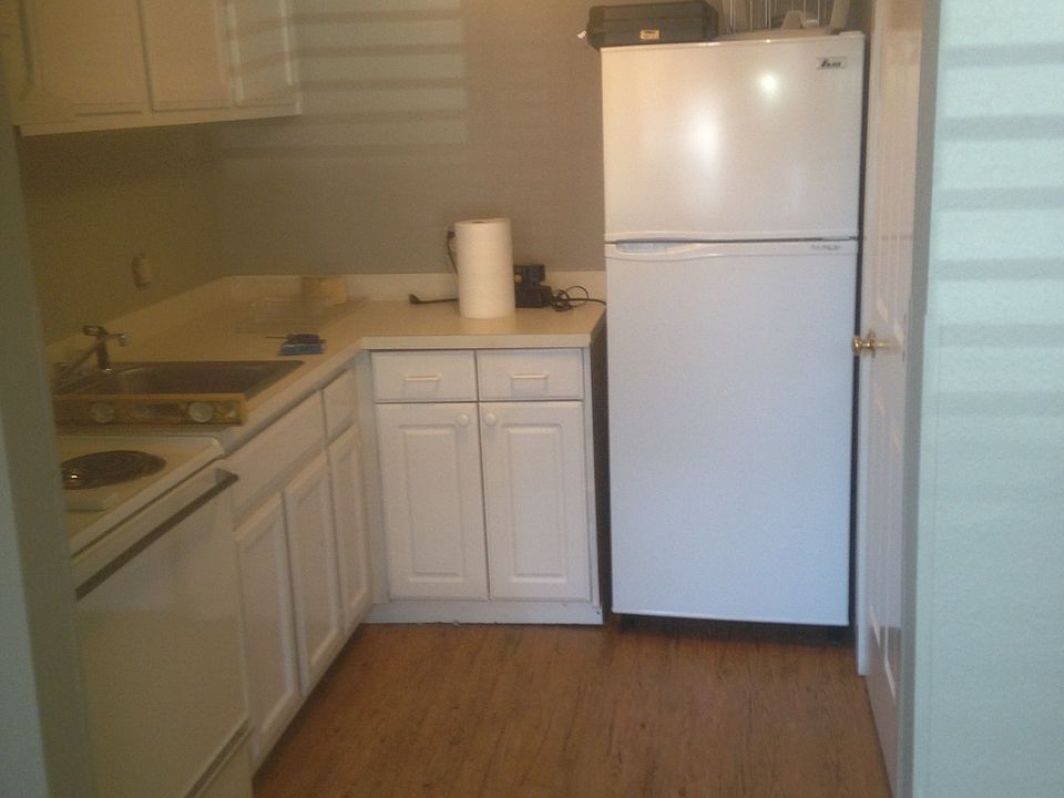 2nd image of 125 W. 10th St. #110
