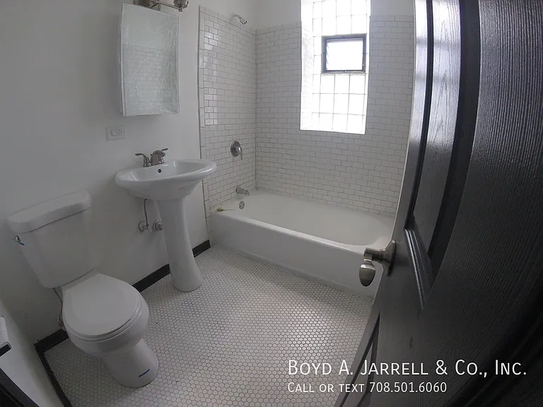 68 E 57th St — Photo 24