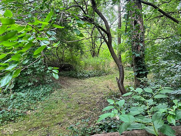 5th image of 2192 E County Road 1000 N