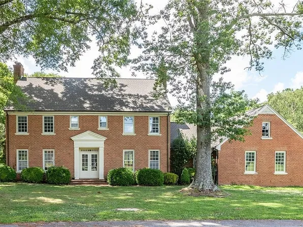 6061 Meadowlot Ln, Suffolk, VA 23432