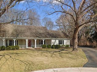 130 Ridgecrest Dr, Chesterfield, MO 63017