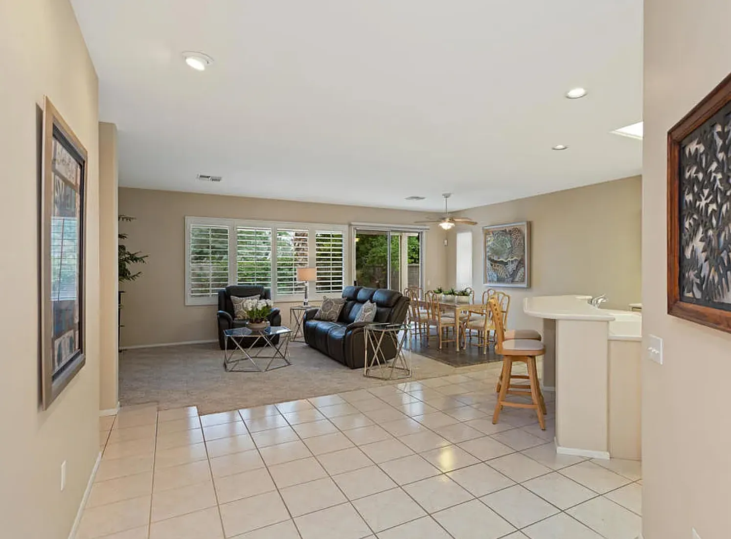 3 bed, 1664 sqft, $3,200 — Photo 2
