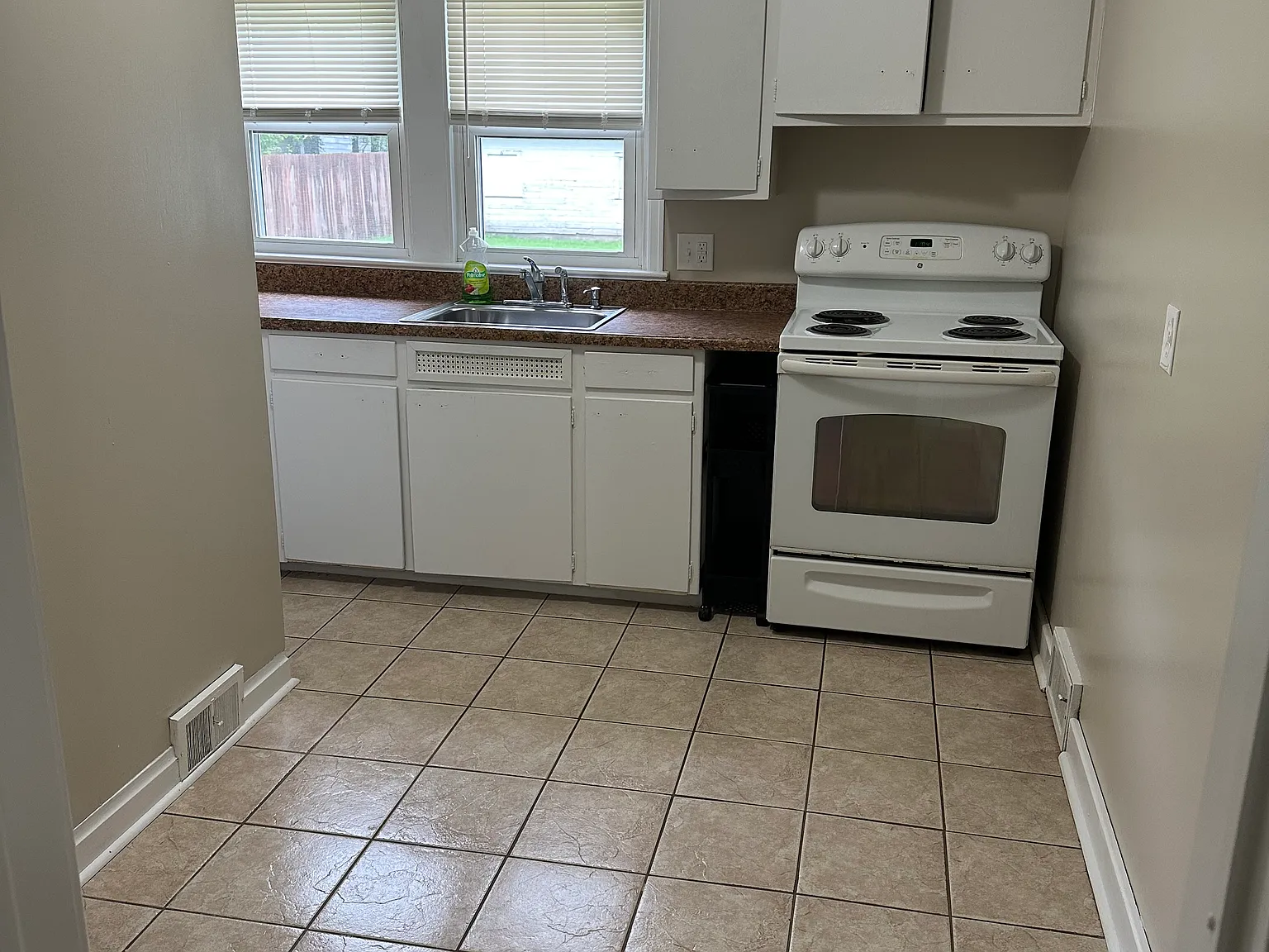 1 bed, 550 sqft, $750 — Photo 2