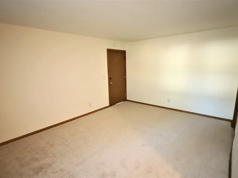 6630 Queen Ave S — Photo 6