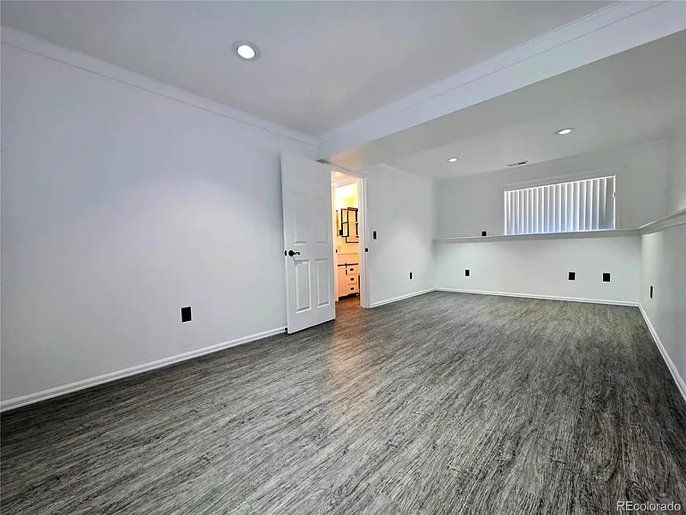 334 Wooster Ave — Photo 22