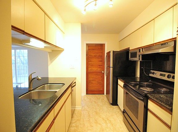 4th image of 130 Crest Wood Ct APT 8
