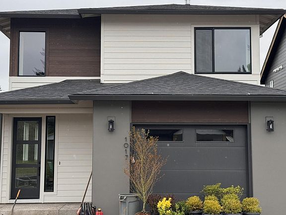 2nd image of 1017 NE 17th Ave