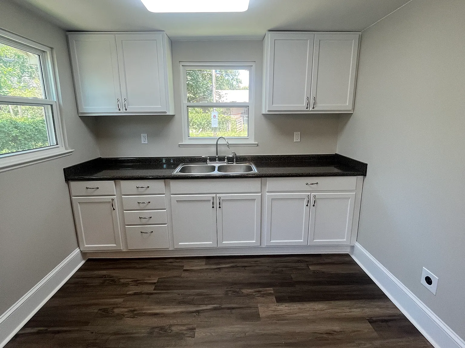 2 bed, 1.5 bath, 1015 sqft, $1,000 — Photo 2