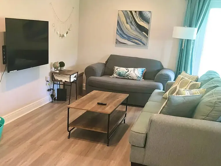 1867 Pointe Dr — Photo 2