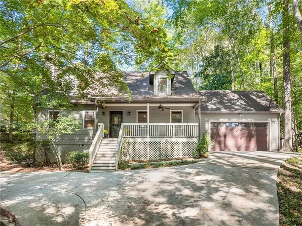 1560 Bubbling Creek Rd, Atlanta, GA 30319