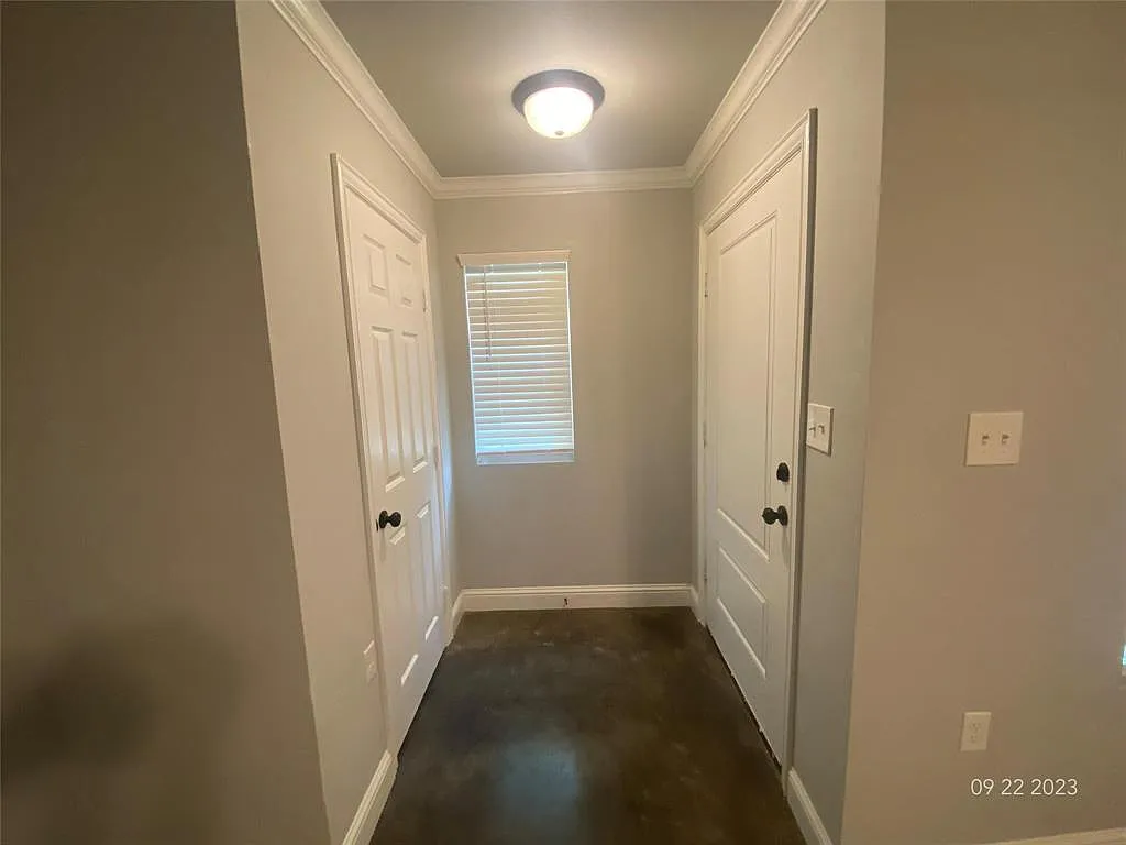 3 bed, 1500 sqft, $750 — Photo 2