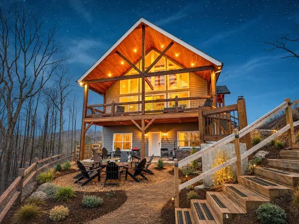 1016 Twisted Oak Rd, Talking Rock, GA 30175