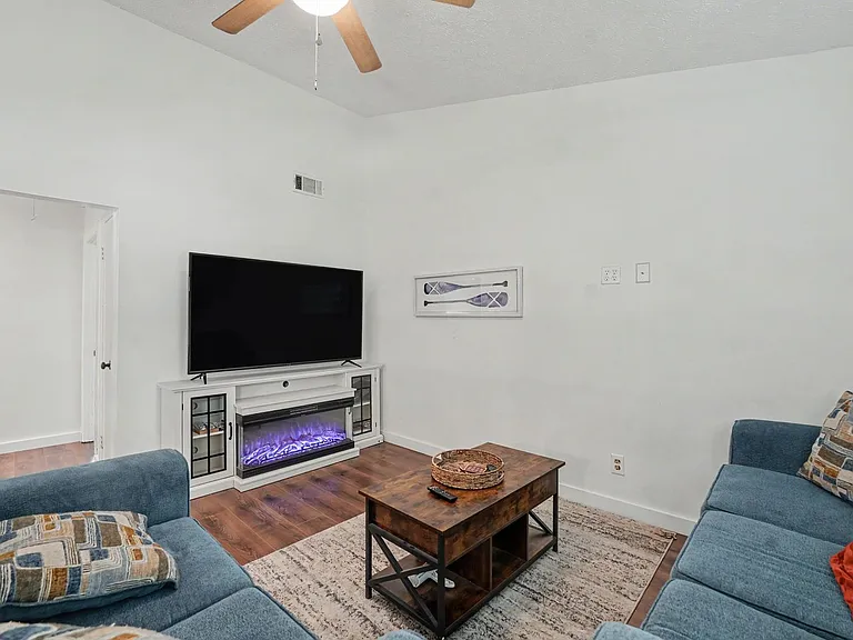 107 Quail Forest Ct — Photo 3