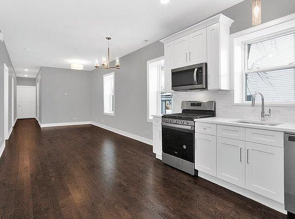 3rd image of 2-1113 S Taylor Ave #2