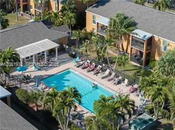 12642 Kenwood Ln APT B, Fort Myers, FL 33907