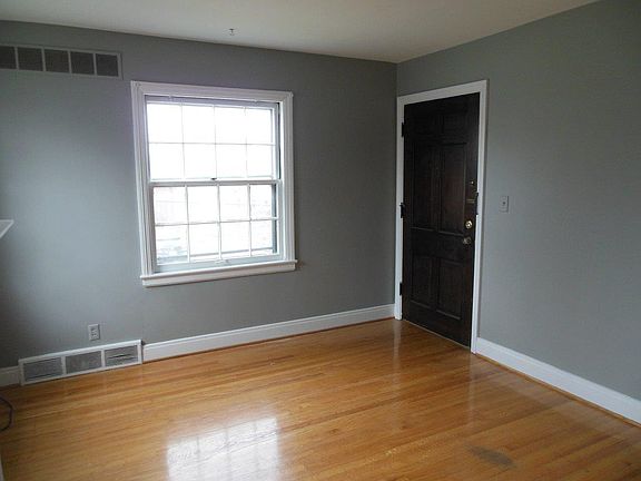 4th image of 2329 Mount Claire Ave APT 3