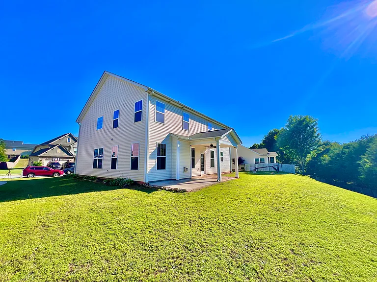 317 Gibby Ln — Photo 3