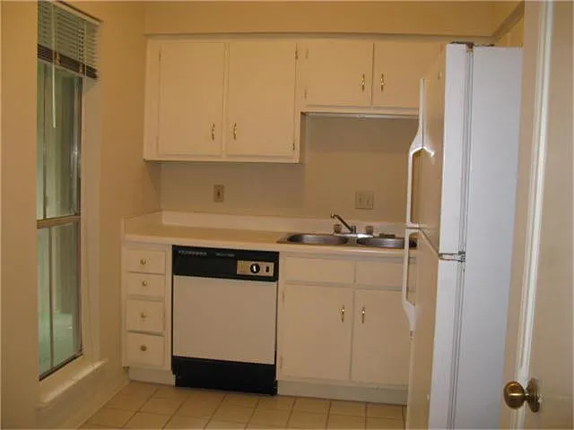 2100 Tanglewilde St #680 — Photo 6