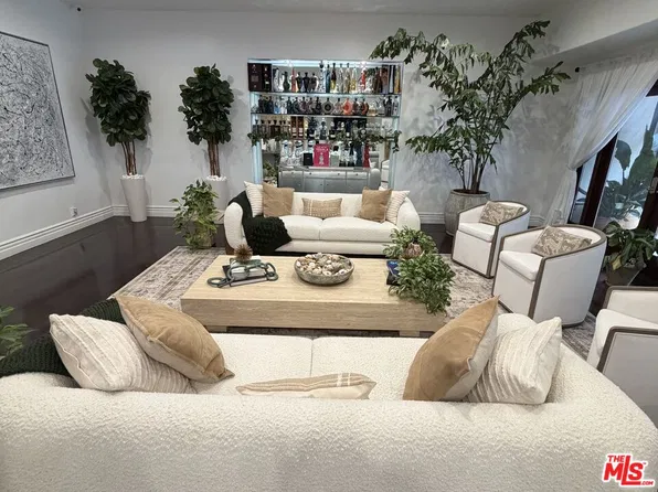 1727 San Ysidro Dr, Beverly Hills, CA 90210