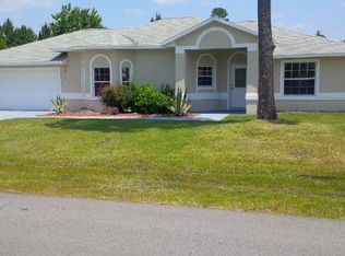 2 Lansing Ln, Palm Coast, FL 32137
