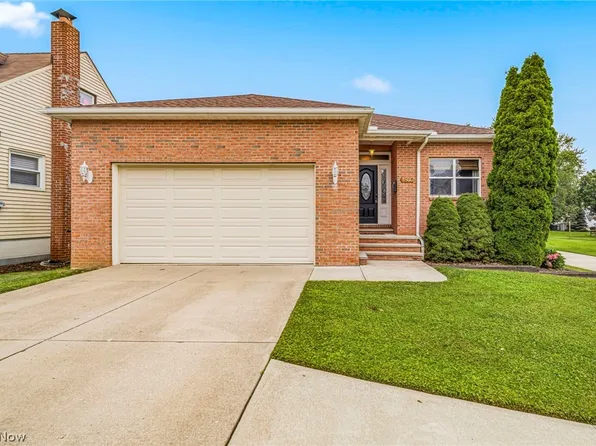 1860 Rockefeller Rd, Wickliffe, OH 44092