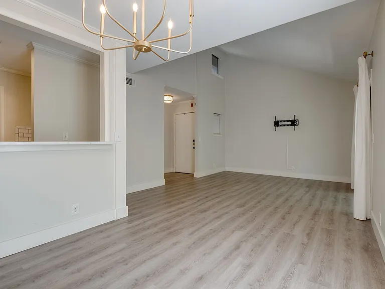 Summit Ridge Dr — Photo 5