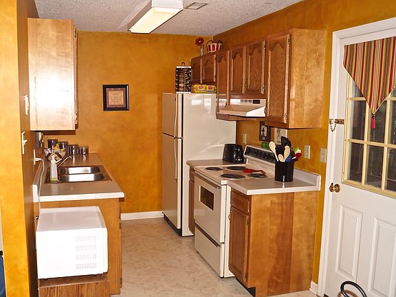 4th image of 2007 Pueblo Pl