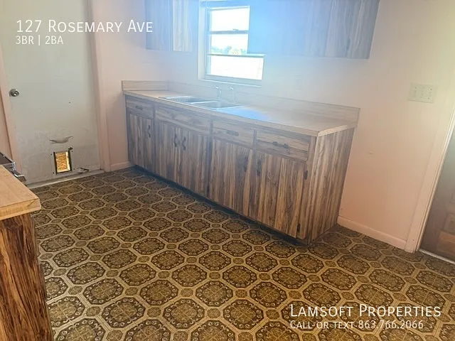 127 Rosemary Ave — Photo 3