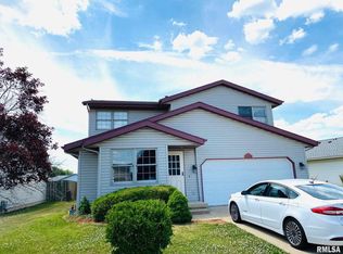 2913 Rend Dr, Springfield, IL 62707