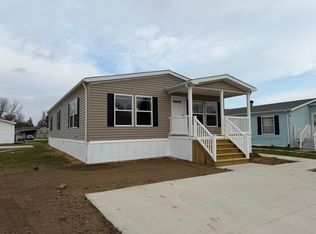 100 Puritan Dr, Erie, MI 48133