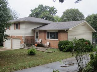 3211 S Glenhaven Ave, Springfield, MO 65804