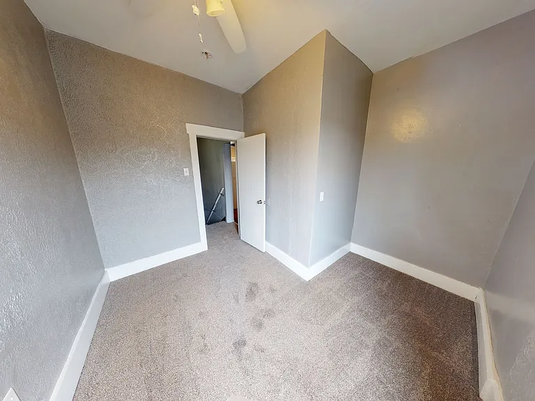 33 Westminster Avenue — Photo 24