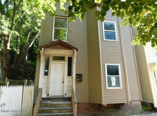 212 Hill St, Troy, NY 12180