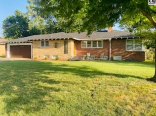 41 Circle Dr, Hutchinson, KS 67502