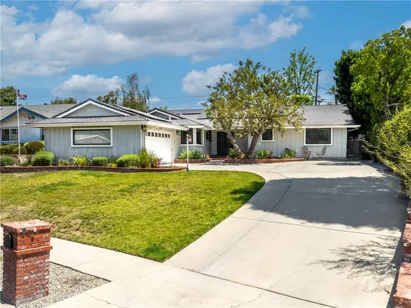 5704 Larryan Dr, Woodland Hills, CA 91367