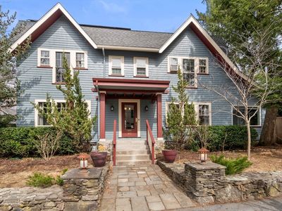 40 Central Ter, Newton, MA, 02466