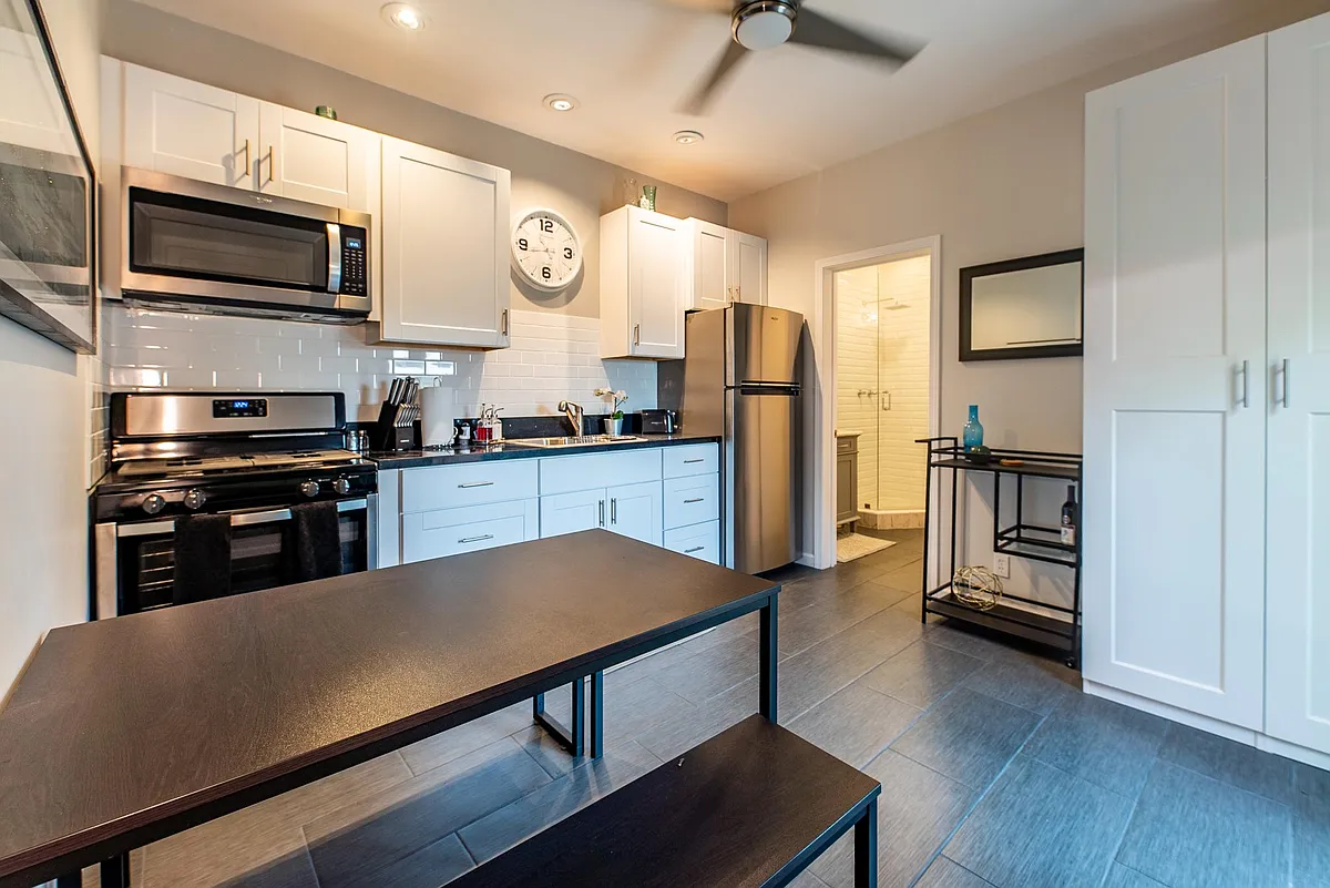 Kitchen / Living area - 6184 Mount Angelus Dr