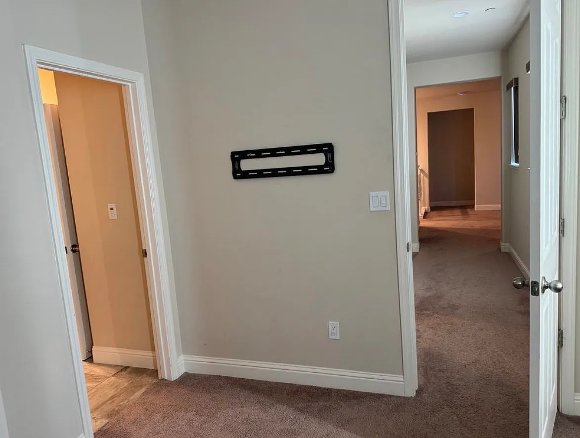6 bed, 4.5 bath, 3500 sqft, $4,000 — Photo 4