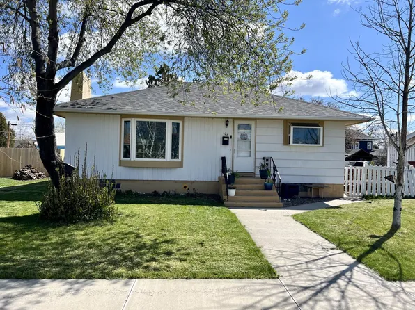 106 S Custer Ave, Miles City, MT 59301
